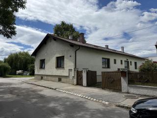 großes Wohnhaus mit 6 Schlafzimmern und Vollkeller Bild