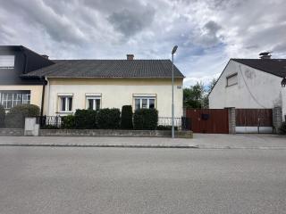 Bungalow mit Garage in zentraler Siedlungslage zu verkaufen Bild