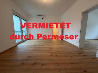ERSTBEZUG nach Renovierung – großzügige Wohnung im Zentrum mit Terrasse zu vermieten Bild